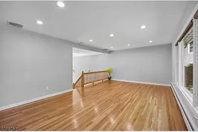 7 Mansfield Ct, Livingston, NJ 07039 - Photo 11