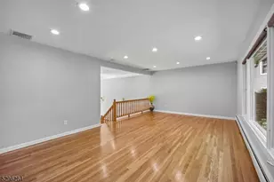 7 Mansfield Ct, Livingston, NJ 07039 - Photo 11