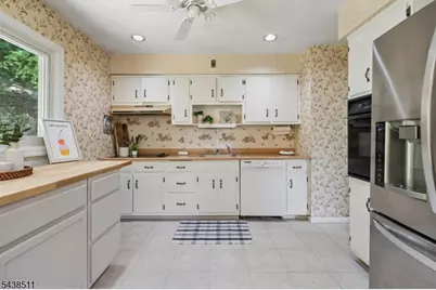 26 Valley View Dr, Rockaway Township, NJ 07866 - Photo 5