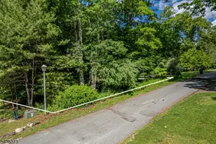 404 Hearth Stone Ct, Montague, NJ 07827 - Photo 1