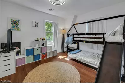 34 Cloverhill Pl, Montclair, NJ 07042 - Photo 17