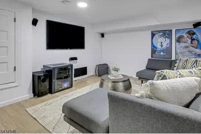 34 Cloverhill Pl, Montclair, NJ 07042 - Photo 21