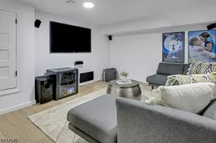 34 Cloverhill Pl, Montclair, NJ 07042 - Photo 21
