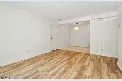110 Stratford Pl, Bridgewater, NJ 08805 - Photo 7