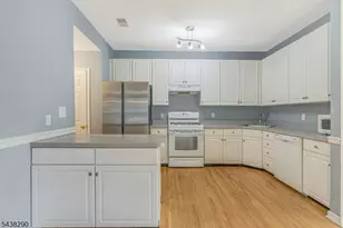49 Wildflower Ln, Morris Township, NJ 07960 - Photo 7
