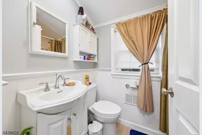 36 Woodside Ave, Hawthorne, NJ 07506 - Photo 17