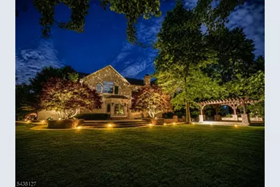 2 Michele Crossing, Raritan Township, NJ 08822 - Photo 3
