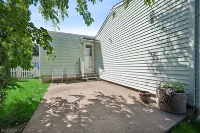 40 Maple Ln, Parsippany, NJ 07034 - Photo 23