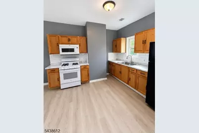 36 Valley St #2, Union Township, NJ 07088 - Photo 3