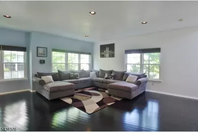 808 Dellwood Ln, Hanover Township, NJ 07981 - Photo 3