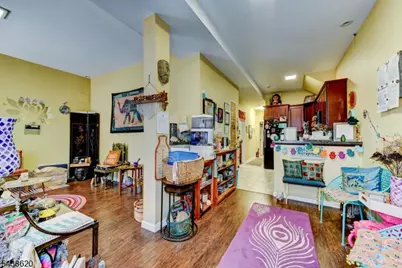 152 Hamburg Tpke, Bloomingdale, NJ 07403 - Photo 9