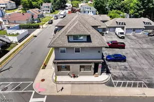 152 Hamburg Turnpike, Bloomingdale, NJ 07403 - Photo 1