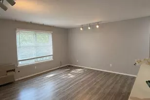 22 Bolton Ct, Franklin Township, NJ 08873 - Photo 3