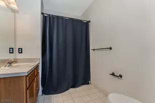 141 Limerick Ln, Lopatcong Township, NJ 08865 - Photo 17