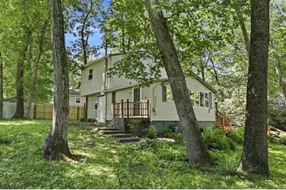 9 Juniper Trl, Kinnelon, NJ 07405 - Photo 19