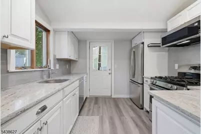 9 Juniper Trl, Kinnelon, NJ 07405 - Photo 11