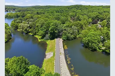 9 Juniper Trl, Kinnelon, NJ 07405 - Photo 25