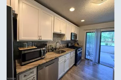 19 Spencer St, Franklin Township, NJ 08873 - Photo 7