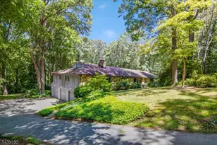 6 Green Hills Rd, Mendham Township, NJ 07945 - Photo 3