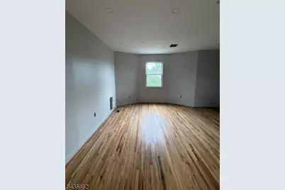 213 Lakeview Ave, Clifton, NJ 07011 - Photo 11