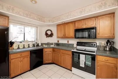 55 Kensington Ct, Washington Township, NJ 07840 - Photo 5