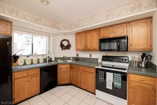 55 Kensington Ct, Washington Township, NJ 07840 - Photo 5