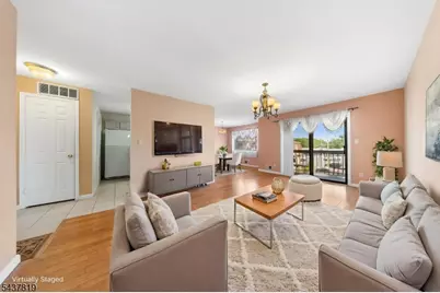 1190 W St George Ave #C43, Linden, NJ 07036 - Photo 3