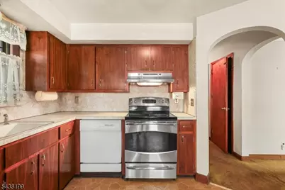 236 Hickory Ave, Garwood, NJ 07027 - Photo 7