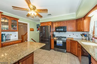 21 Whitegate Rd, Roxbury Township, NJ 07876 - Photo 9