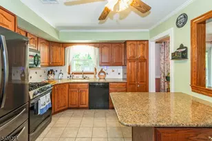 21 Whitegate Rd, Roxbury Township, NJ 07876 - Photo 11