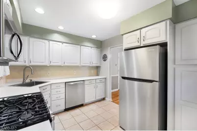 14 Kemp Dr, Springfield, NJ 07081 - Photo 11