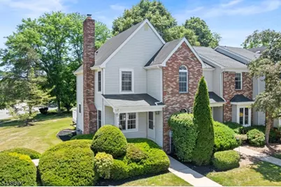 42 Shire Ct, Hillsborough Township, NJ 08844 - Photo 3