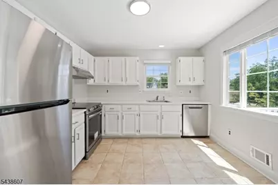 42 Shire Ct, Hillsborough Township, NJ 08844 - Photo 11