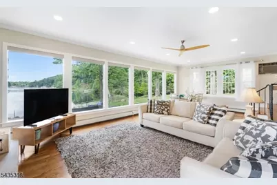 257 Hudson Ave, Hopatcong, NJ 07843 - Photo 11