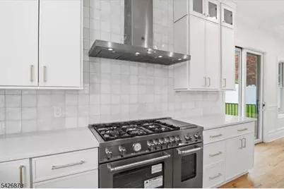 76 Hillside Ave, Livingston, NJ 07039 - Photo 7