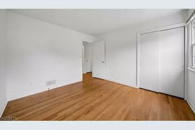 66 Berkeley Ave, Berkeley Heights Township, NJ 07922 - Photo 15