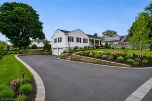 66 Berkeley Ave, Berkeley Heights Township, NJ 07922 - Photo 3
