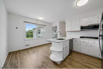 66 Berkeley Ave, Berkeley Heights Township, NJ 07922 - Photo 17