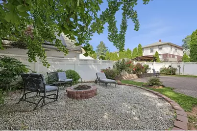 1411 Mopsick Ave, Linden, NJ 07036 - Photo 35