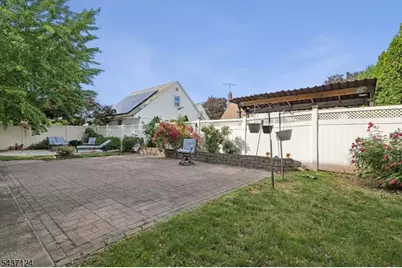 1411 Mopsick Ave, Linden, NJ 07036 - Photo 31
