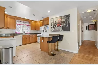 1411 Mopsick Ave, Linden, NJ 07036 - Photo 7