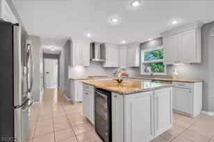 25 Solomon Dr, Bridgewater, NJ 08807 - Photo 9