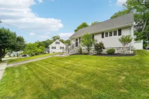 13 Crane Terrace, Verona, NJ 07044 - Photo 3