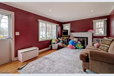 1 Salem Pl, Livingston, NJ 07039 - Photo 9