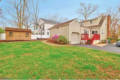 1 Salem Pl, Livingston, NJ 07039 - Photo 17