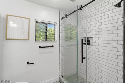 22 8th Ave, Newark, NJ 07104 - Photo 23