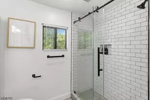 22 8th Ave, Newark, NJ 07104 - Photo 23