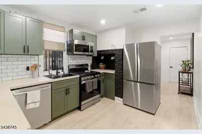 22 8th Ave, Newark, NJ 07104 - Photo 11