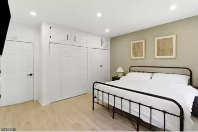 22 8th Ave, Newark, NJ 07104 - Photo 17
