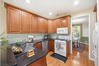 61 Schweinberg Dr, Roseland, NJ 07068 - Photo 9